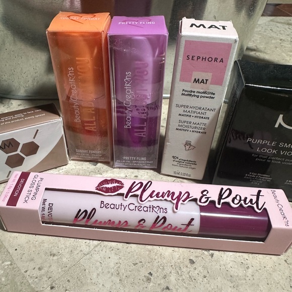 Makeup bundle - Picture 4 of 5